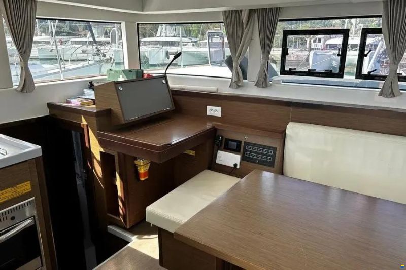 Lagoon 40