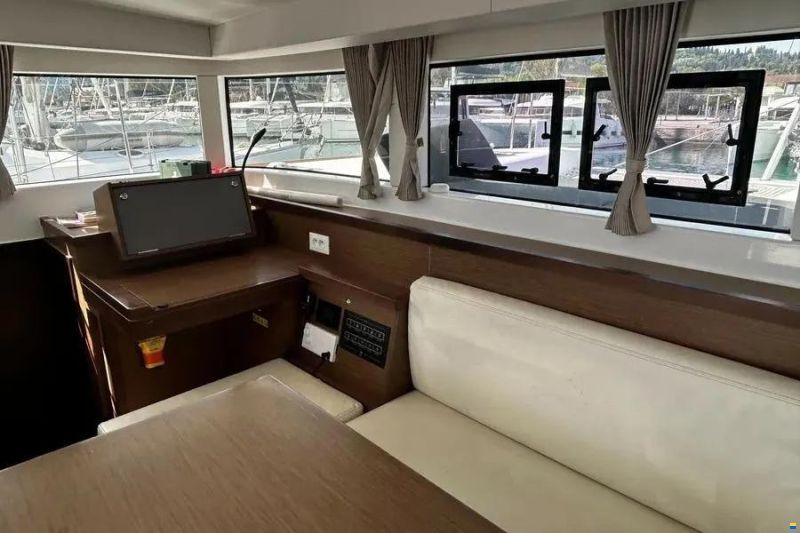 Lagoon 40