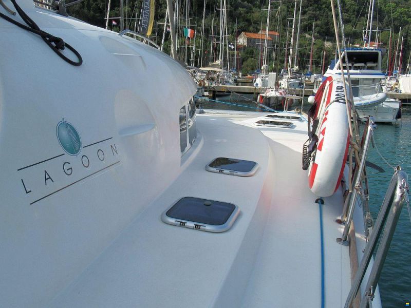 Lagoon 410