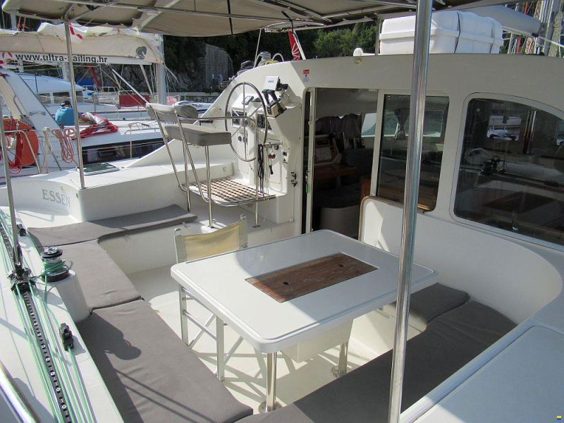 Lagoon 410