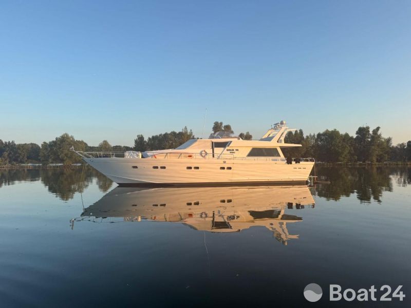 Cantieri di Pisa Akhir 20