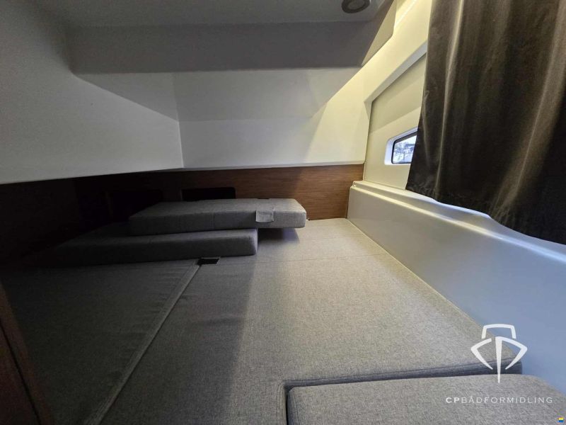 Beneteau Antares 9