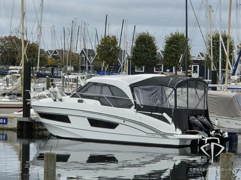 Beneteau Antares 9