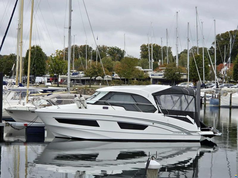 Beneteau Antares 9