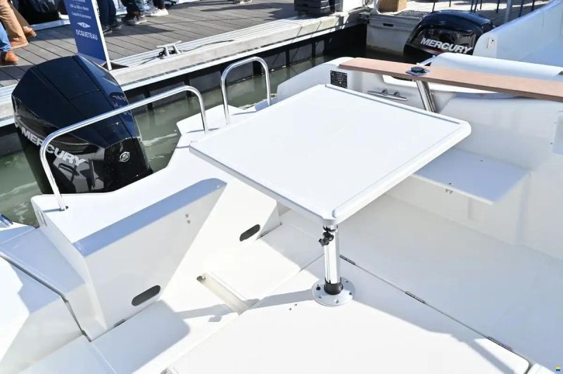 Ocqueteau Ostrea 710 timonera