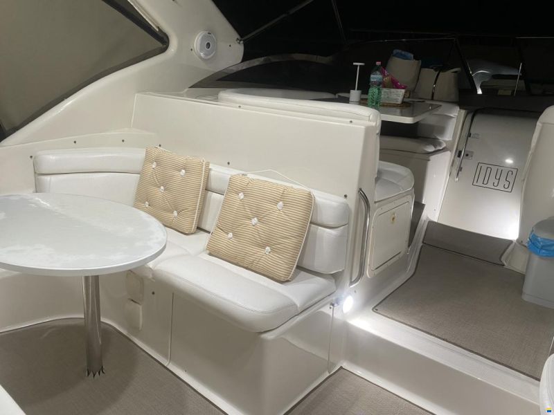 Regal 4260 Commodore