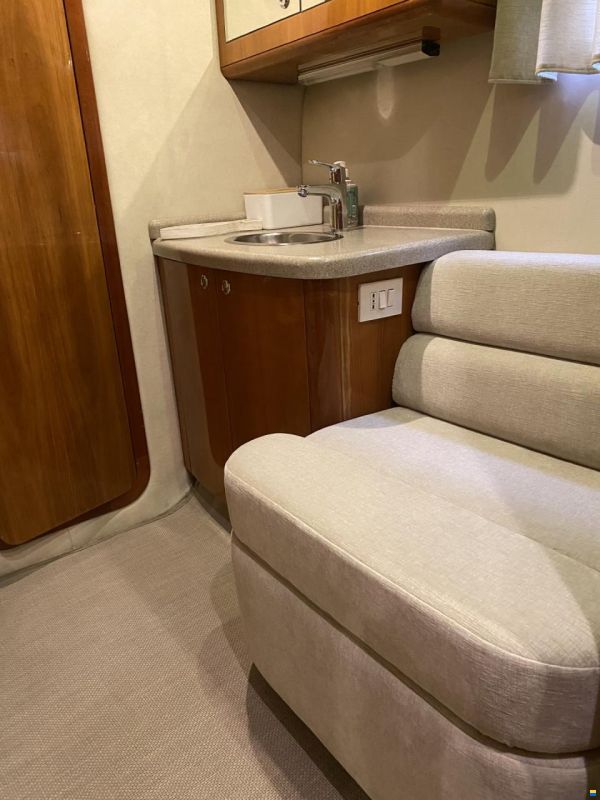 Regal 4260 Commodore
