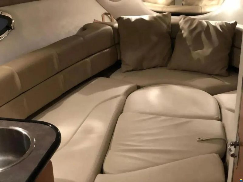 Crownline 26 Day Cruiser