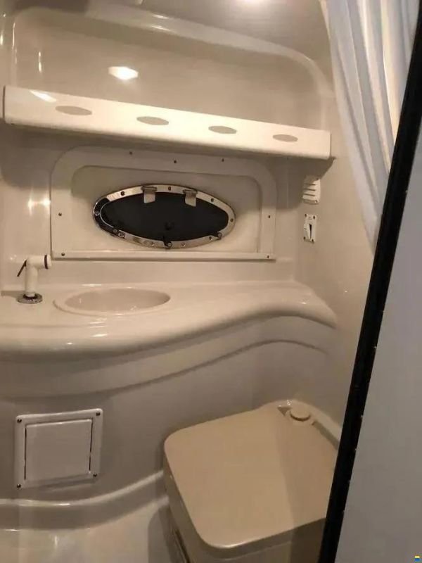 Crownline 26 Day Cruiser