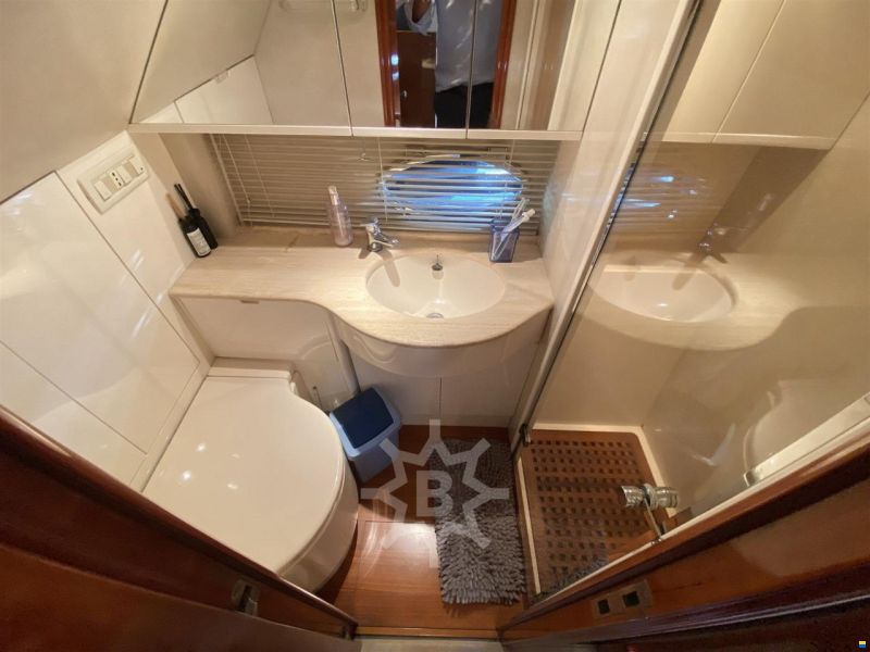 Pershing 54'