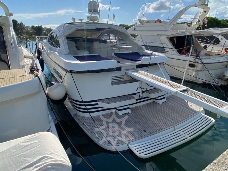 Pershing 54'