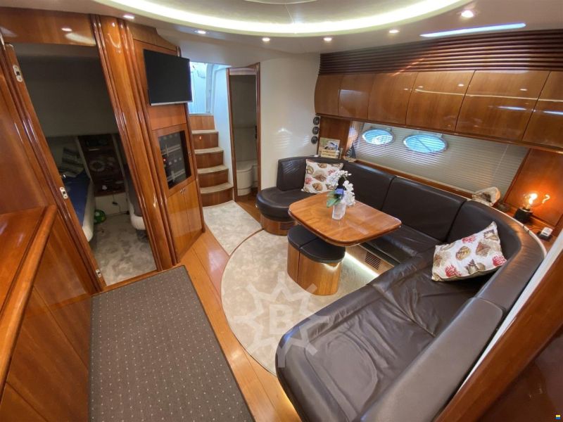 Pershing 54'