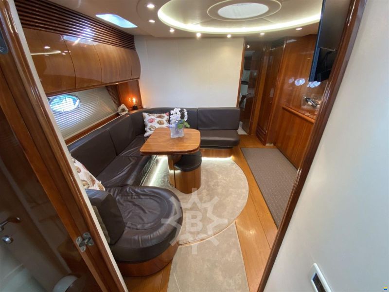 Pershing 54'
