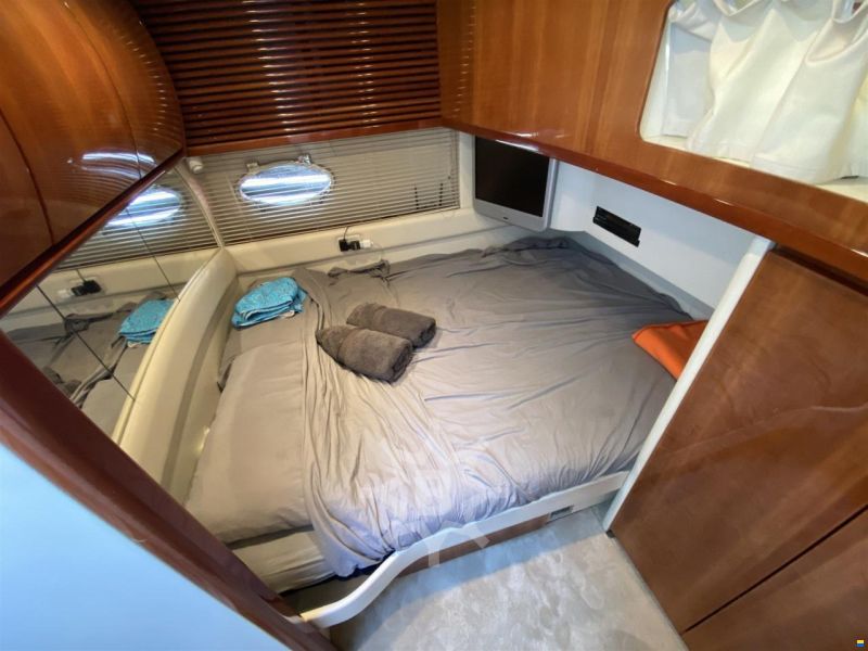 Pershing 54'