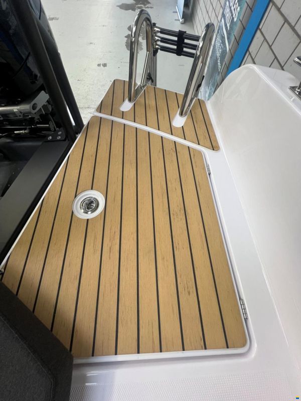 XO Boats DSCVR 9 Open