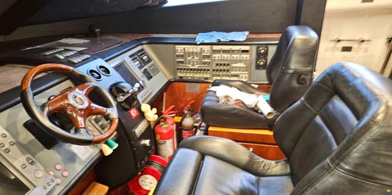 Fairline Squadron 74