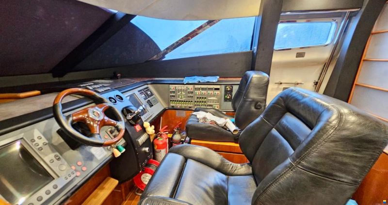 Fairline Squadron 74