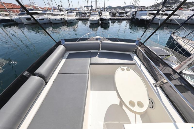 Cobra Futura 40