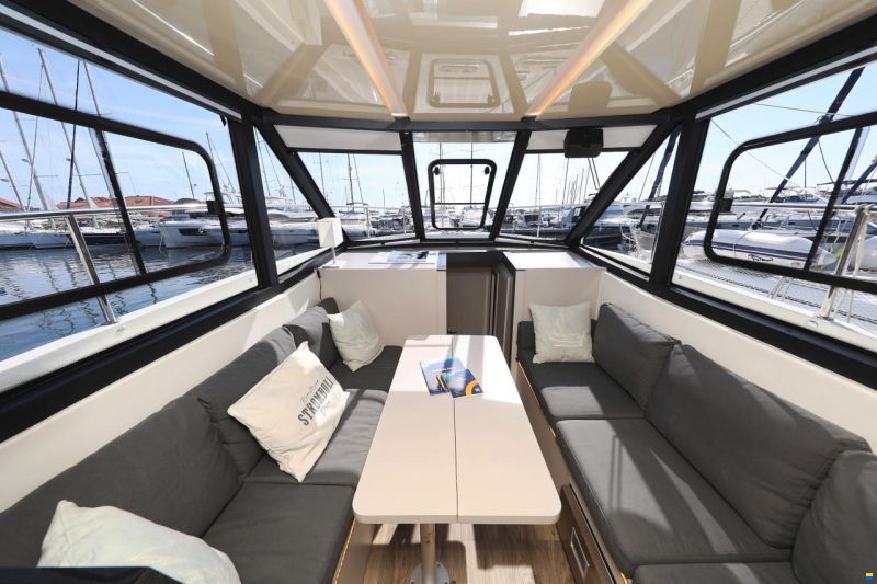 Cobra Futura 40