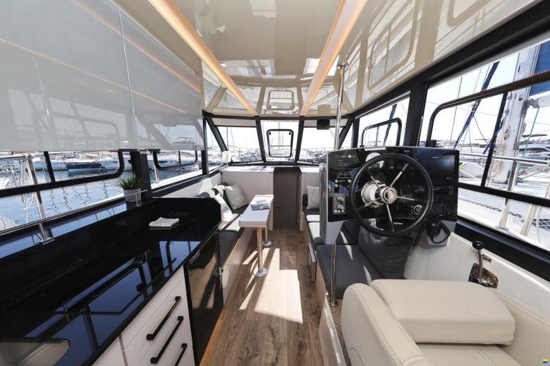 Cobra Futura 40