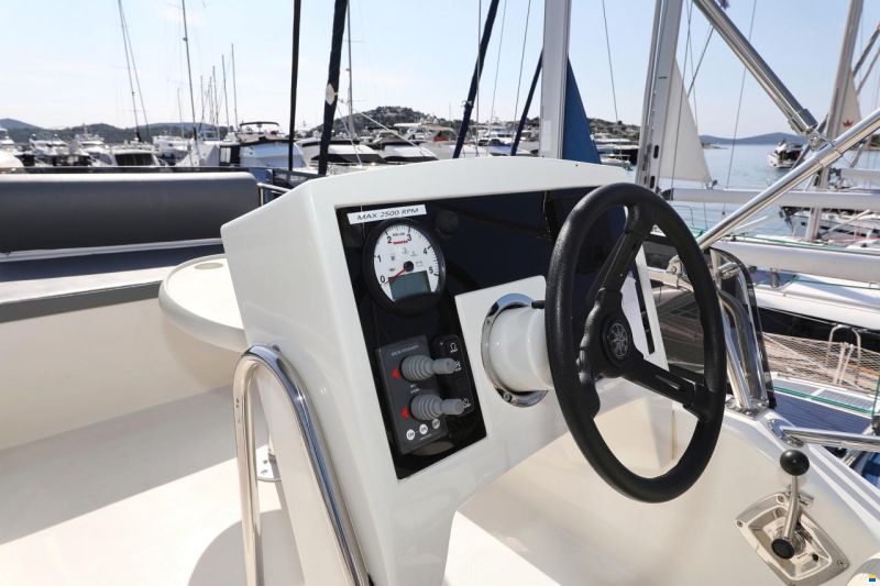 Cobra Futura 40