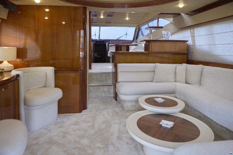 Ferretti 680