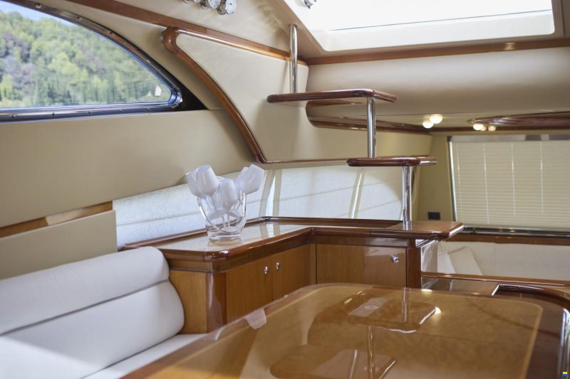 Ferretti 680