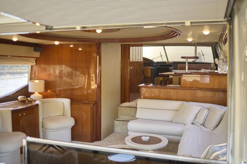 Ferretti 680