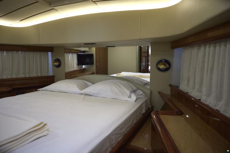 Ferretti 680
