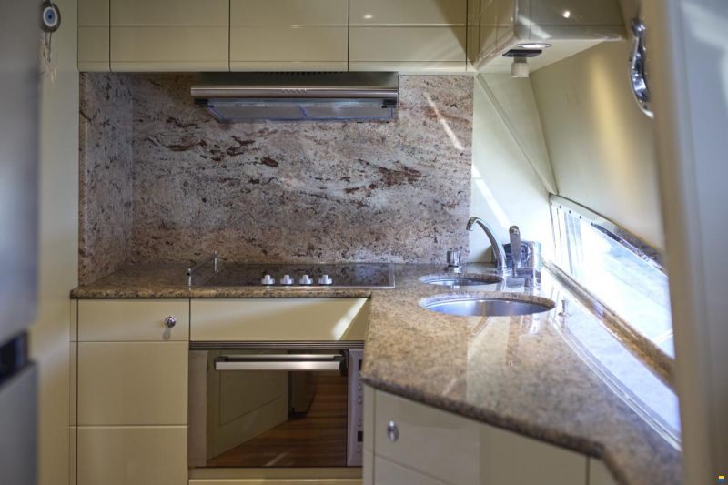 Ferretti 680