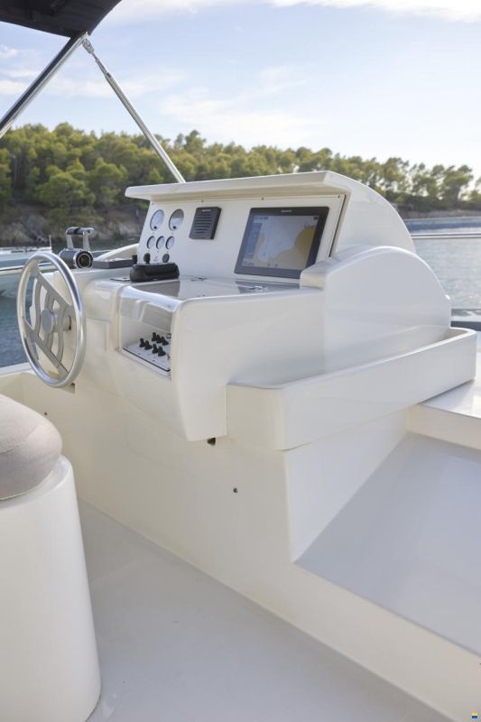 Ferretti 680