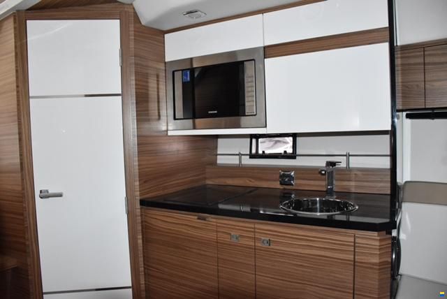 Cobrey 33 HT 2x220PS 2018