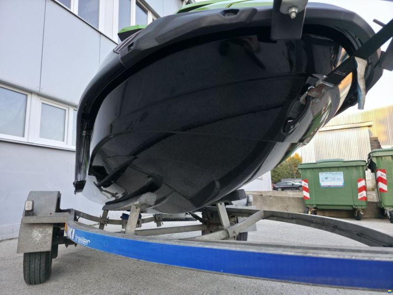 Yamaha WaveRunner GP 1800R SVHO