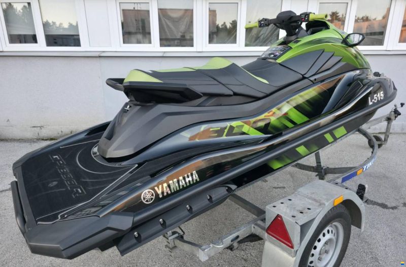 Yamaha WaveRunner GP 1800R SVHO