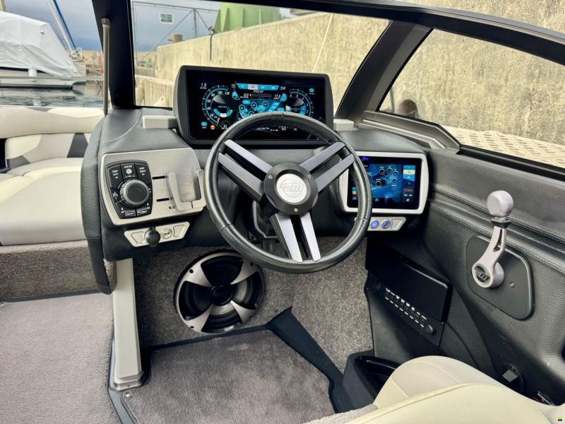 Pichette - place de port a vendre avec b