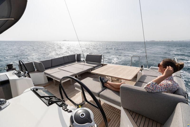 Jeanneau Yachts 55