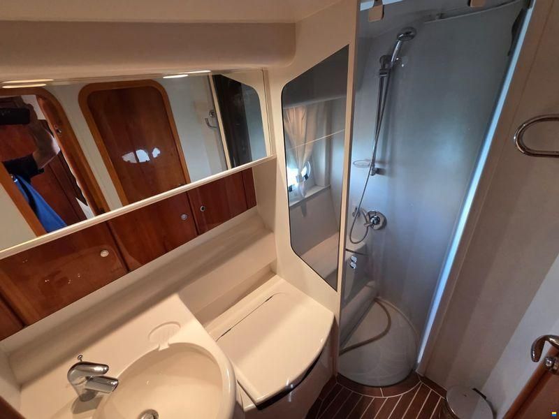 Princess Yachts International V42