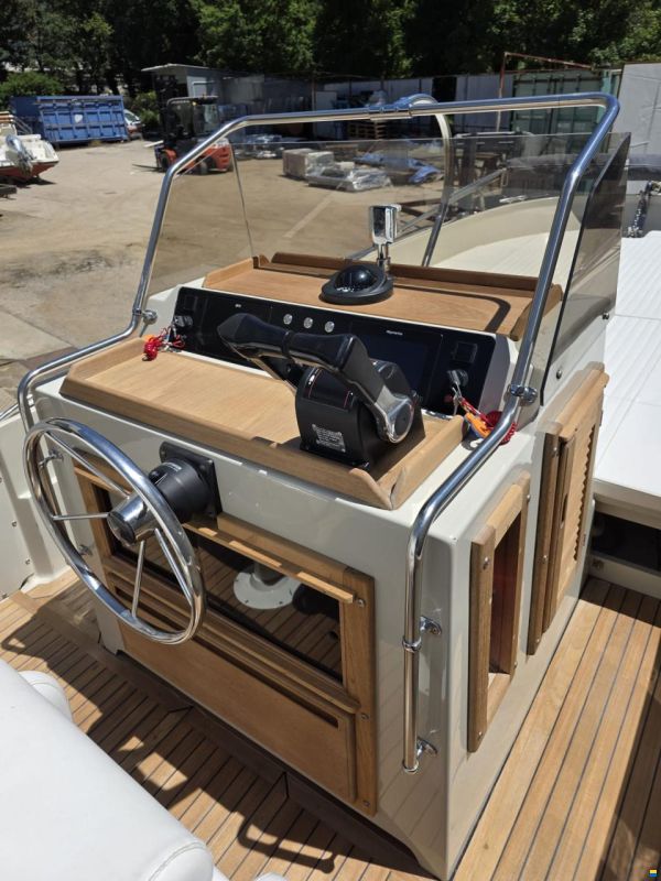 Boston Whaler Outrage 25
