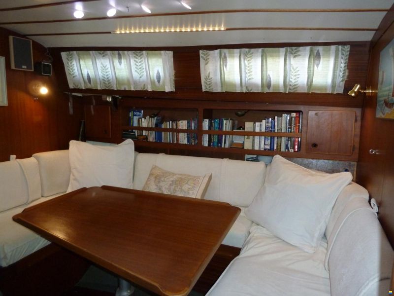 Coronet Elvstrom 38
