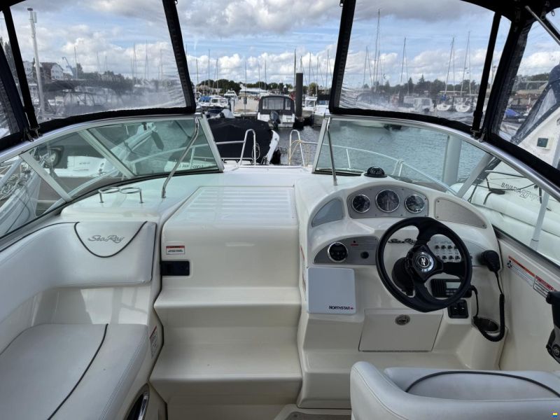 Sea Ray Sundancer 255 DA