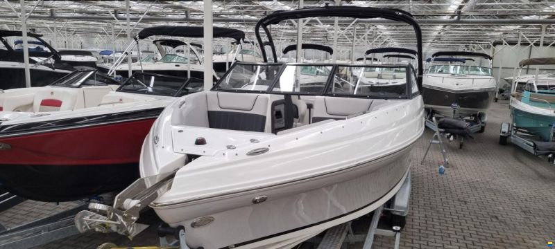 Rinker Q7 BR