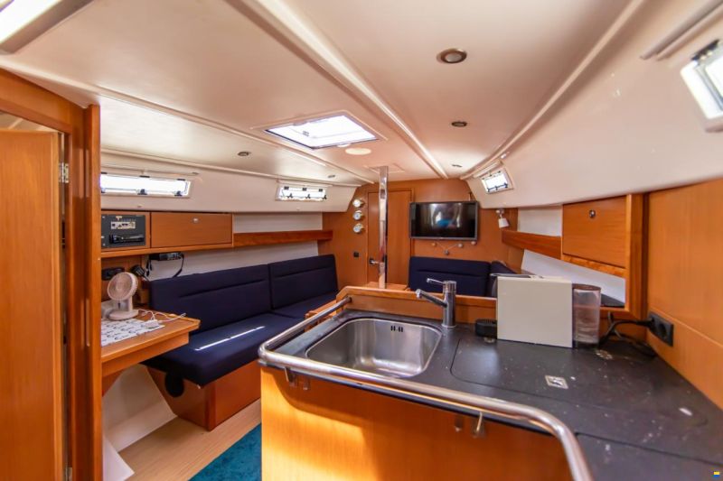Bavaria CRUISER 32 - 2011
