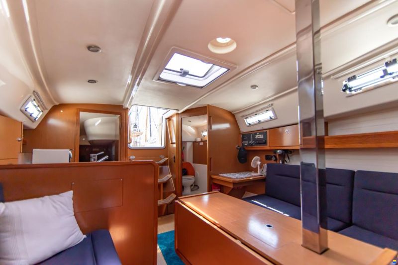Bavaria CRUISER 32 - 2011