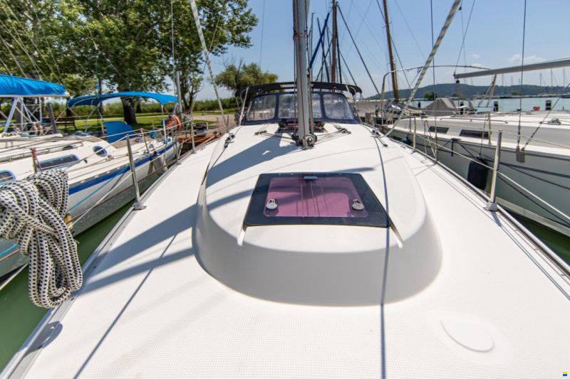 Bavaria CRUISER 32 - 2011