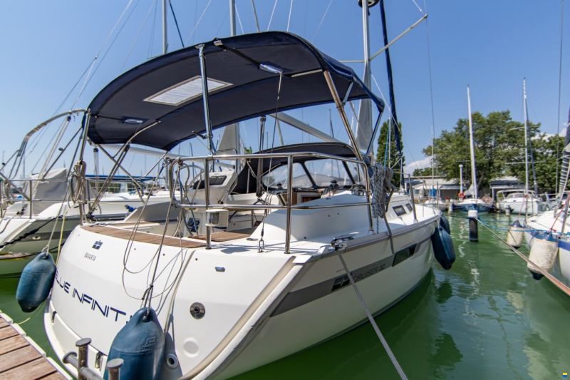 Bavaria CRUISER 32 - 2011