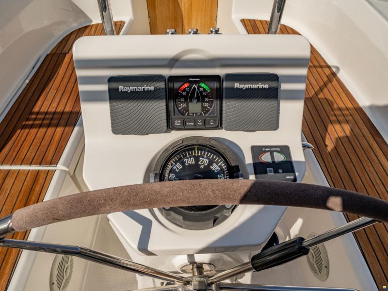 Bavaria CRUISER 32 - 2011