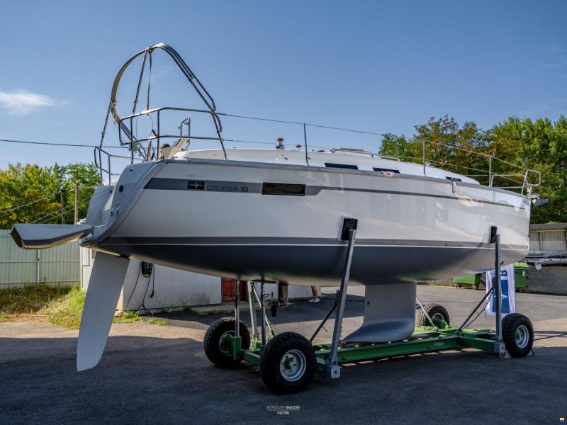 Bavaria CRUISER 32 - 2011