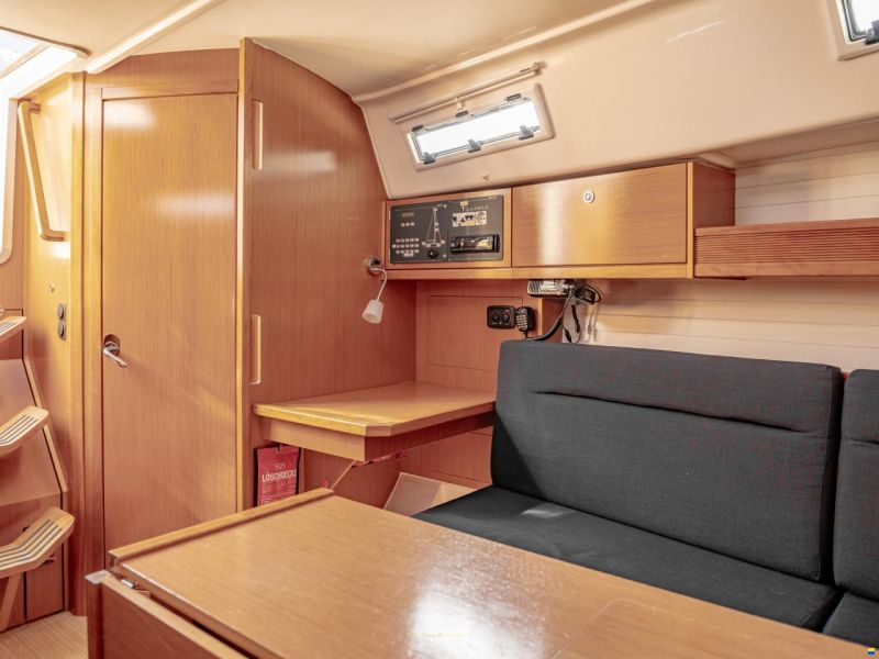 Bavaria CRUISER 32 - 2011