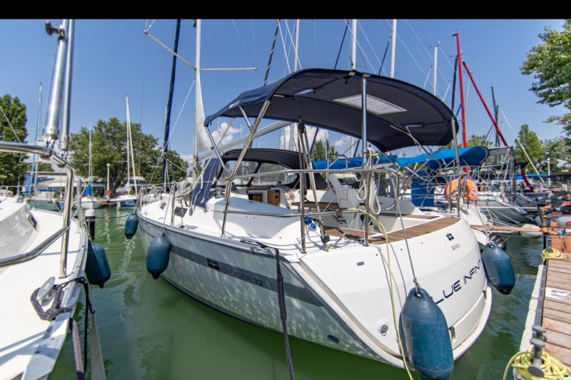 Bavaria CRUISER 32 - 2011