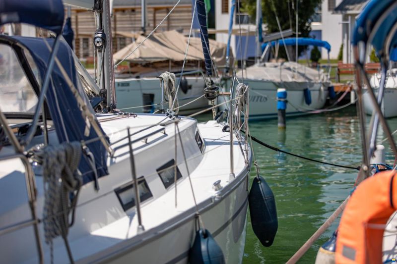 Bavaria CRUISER 32 - 2011